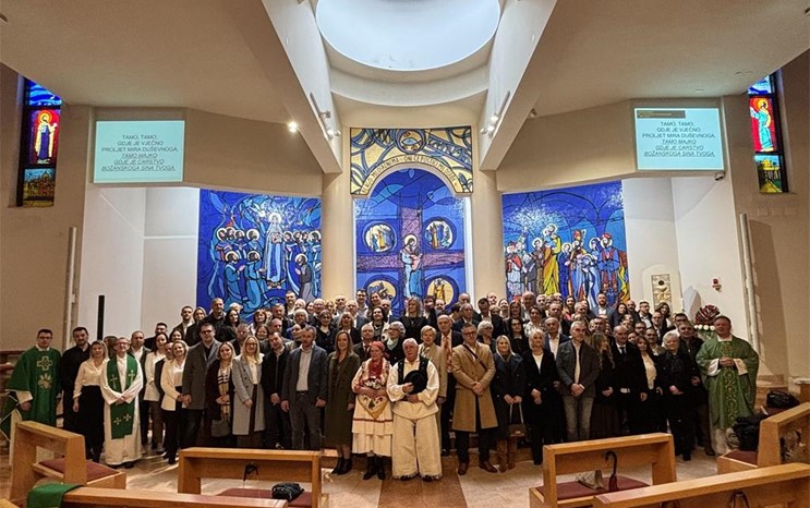 Obnova bračnih zavjeta u Župi Svih svetih u Sesvetama